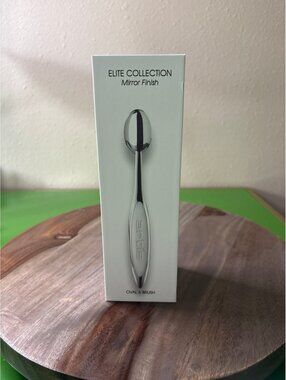 Artis Elite Collection Oval 6 brush